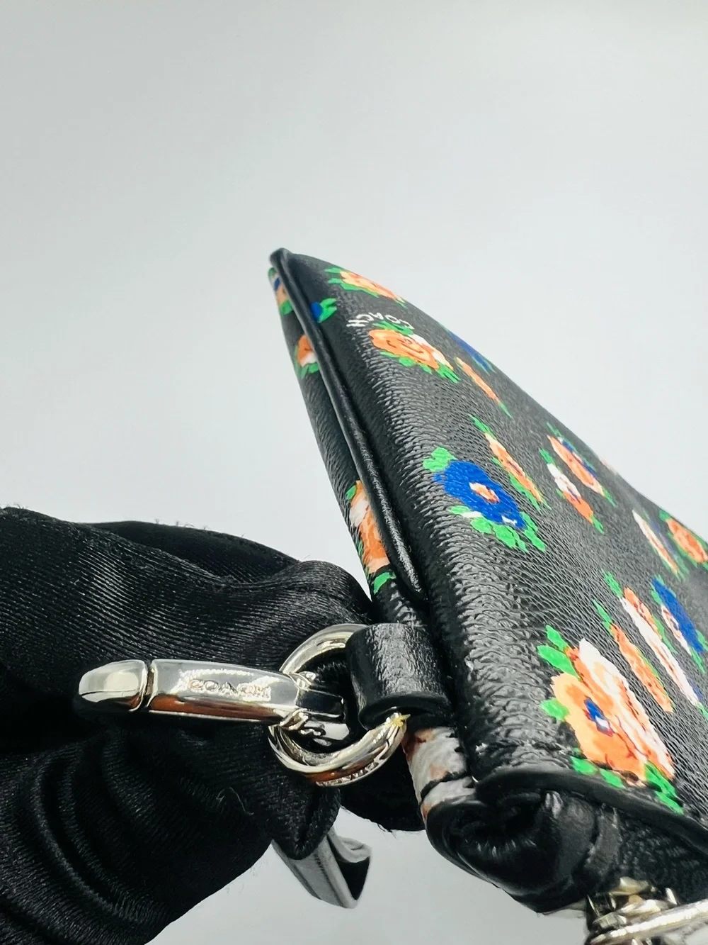 COACH Large Floral Zip Wristlet EUC